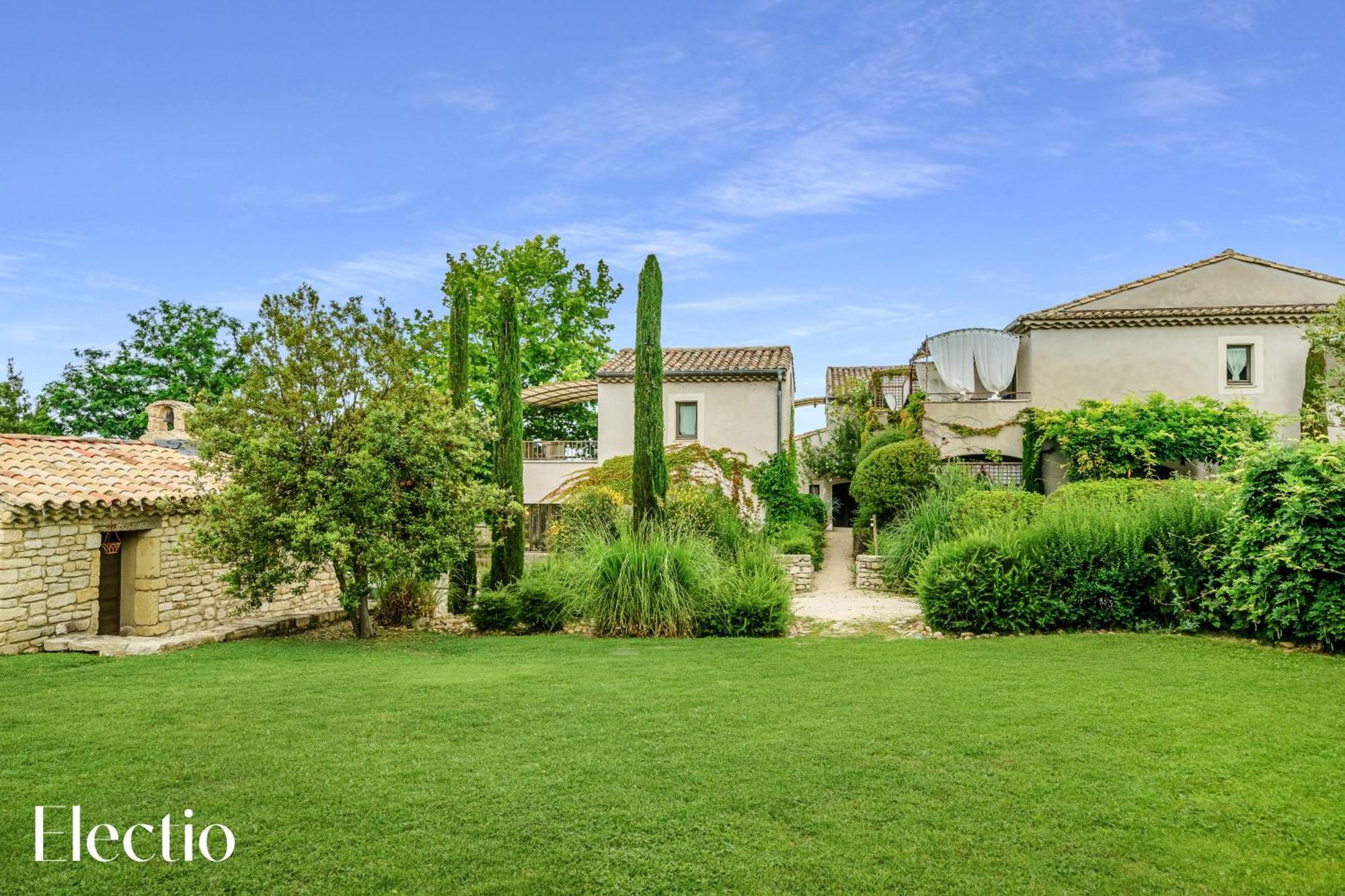 Residence Les Petitons Oppede Exterior photo