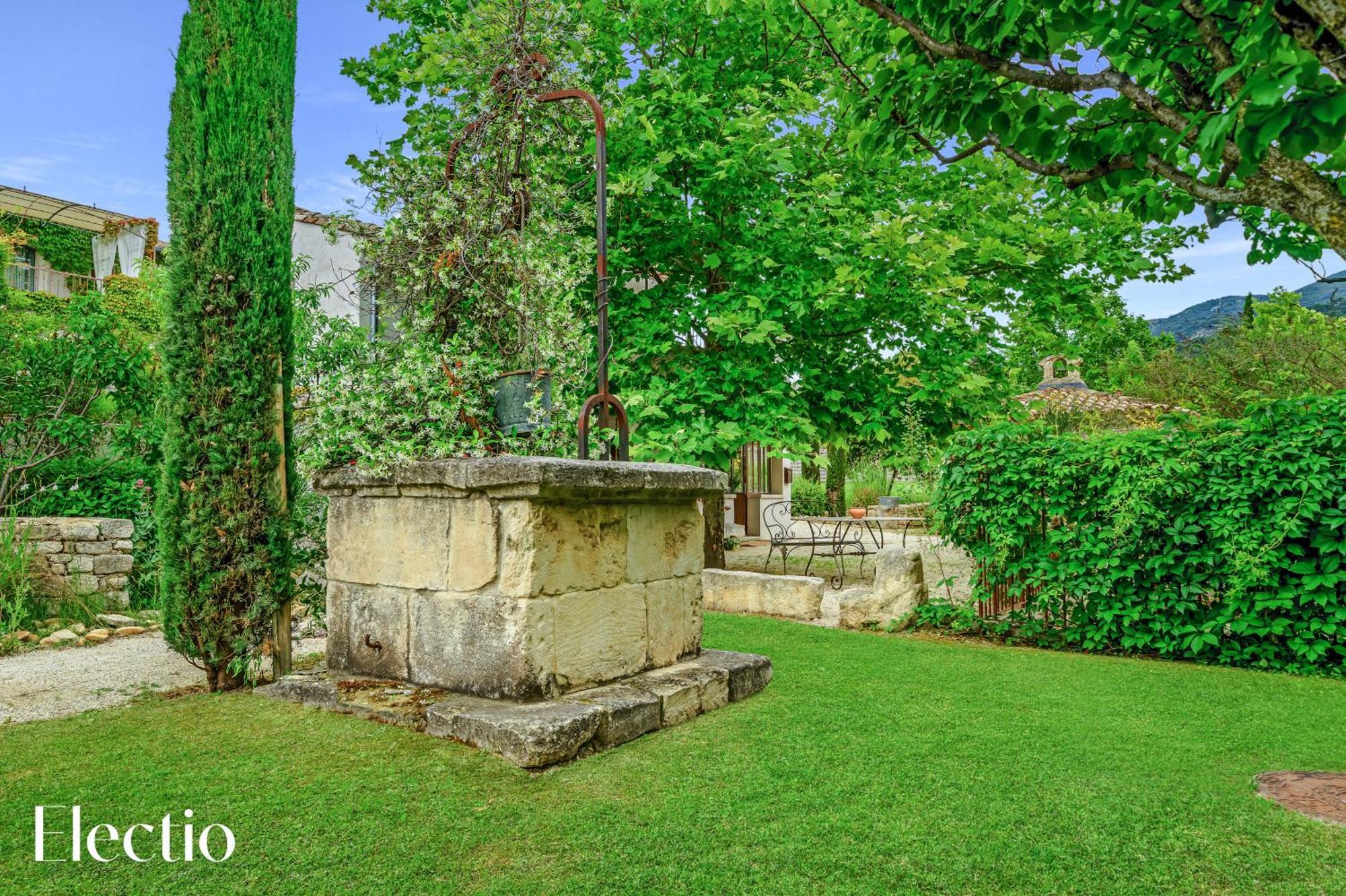 Residence Les Petitons Oppede Exterior photo