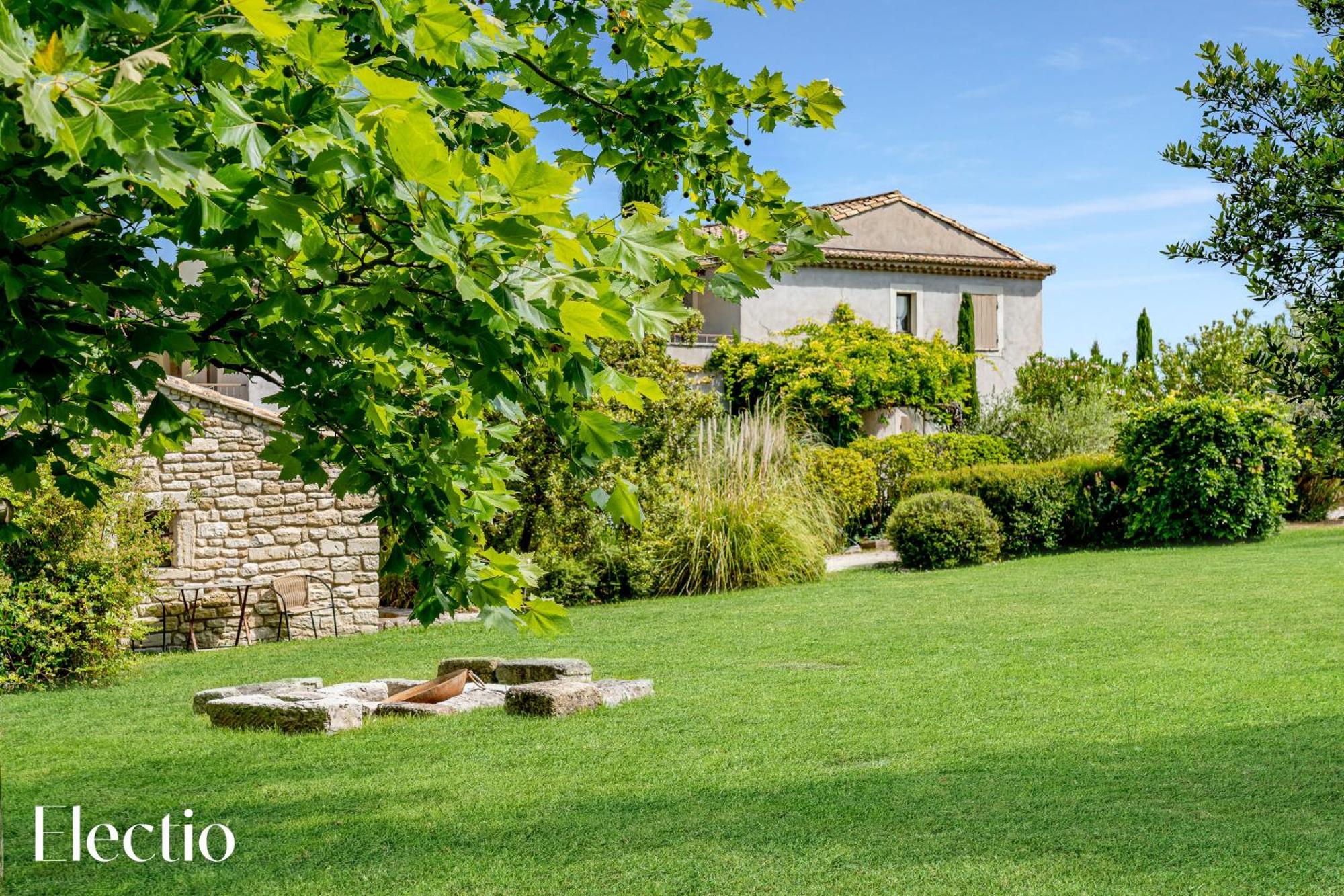 Residence Les Petitons Oppede Exterior photo