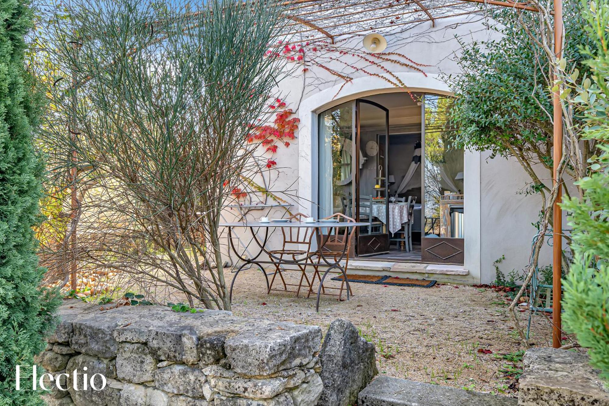 Residence Les Petitons Oppede Exterior photo